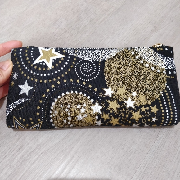 Handbags - (3/$15) NWOT stars woven makeup pouch bag
